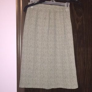 Talbots Black pattern skirt. Size 4. 25” long.